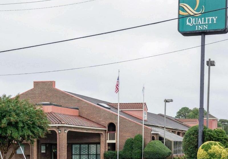هتل Rodeway Inn At Fort Lee
