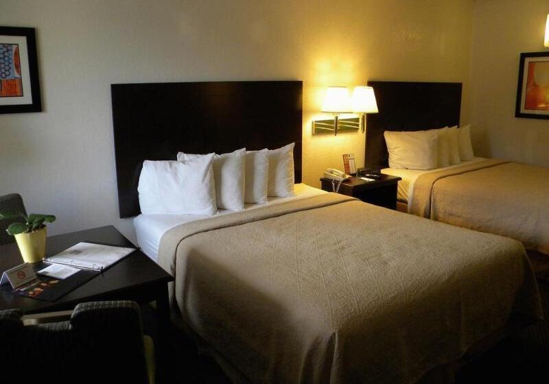 هتل Rodeway Inn At Fort Lee