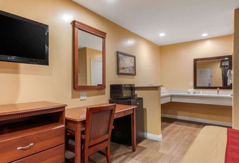 هتل Rodeway Inn Carson Los Angeles South