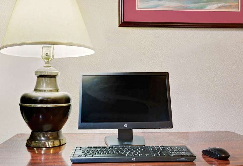 酒店 Super 8 By Wyndham Hillsville