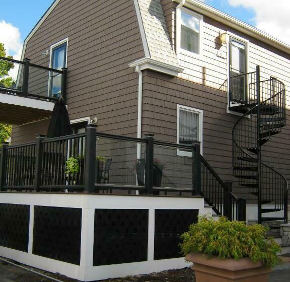 בית מלון כפרי The Inn At Crystal Cove On Boston Harbor