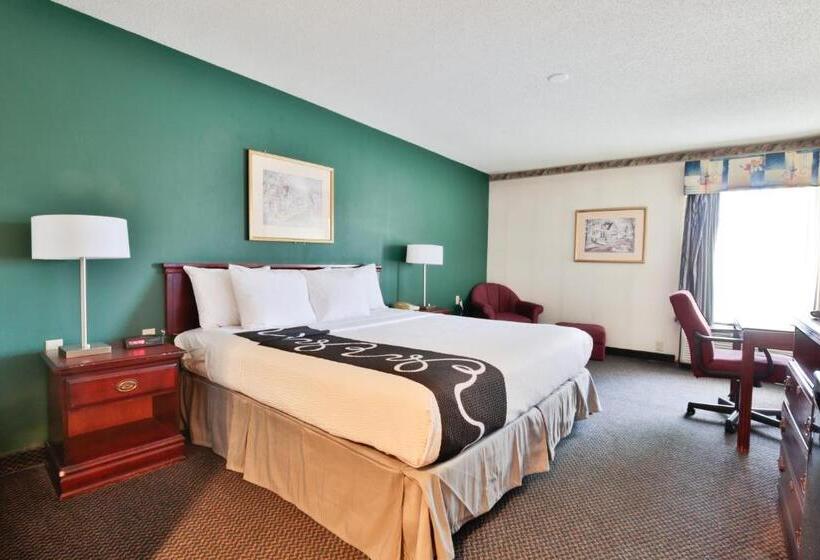 هتل The View Inn & Suites Bethlehem / Allentown / Lehigh Airport