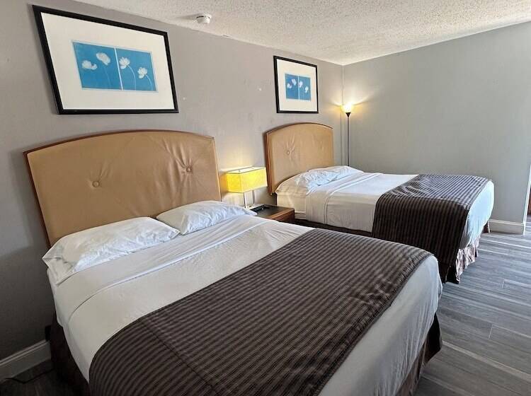 هتل Travel Inn & Suites