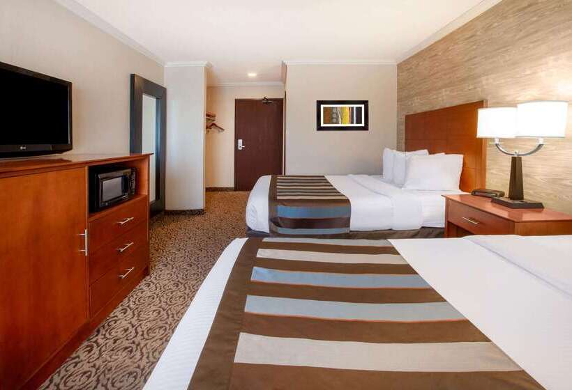 فندق Wingate By Wyndham Detroit Metro Airport