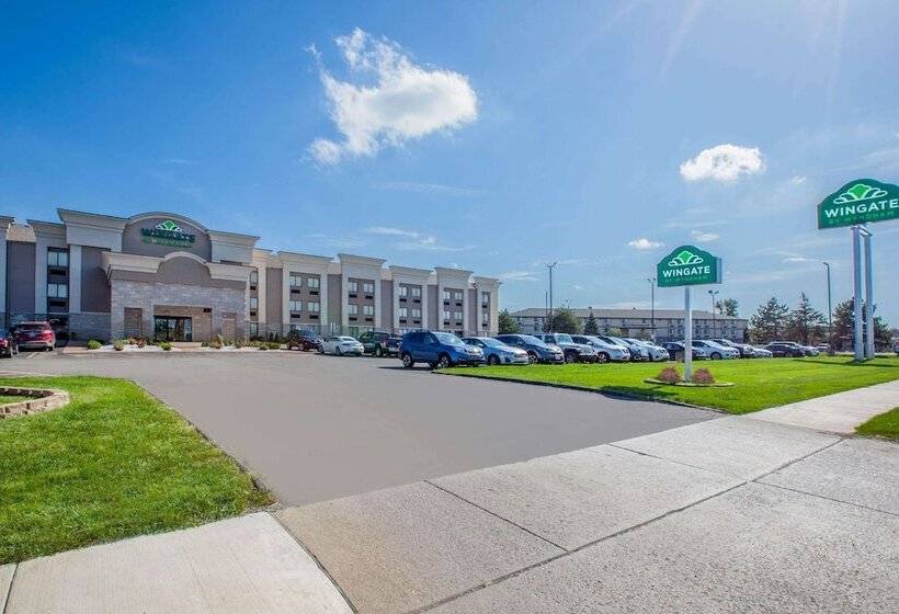 هتل Wingate By Wyndham Detroit Metro Airport