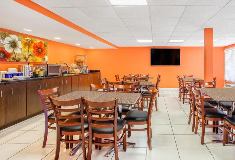מוטל Days Inn By Wyndham Brooksville