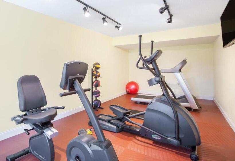 מוטל Days Inn By Wyndham Brooksville