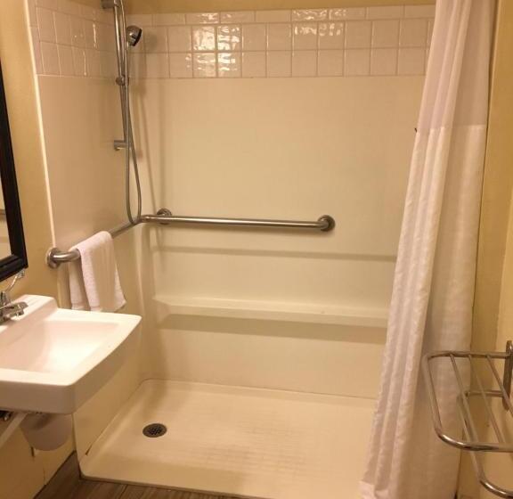 מוטל Days Inn By Wyndham Brooksville