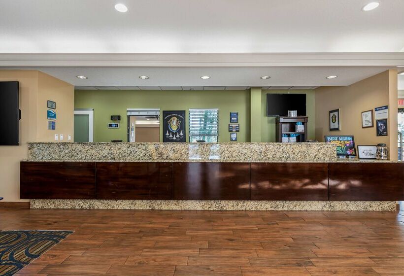 منتجع Best Western Cocoa Beach Hotel & Suites