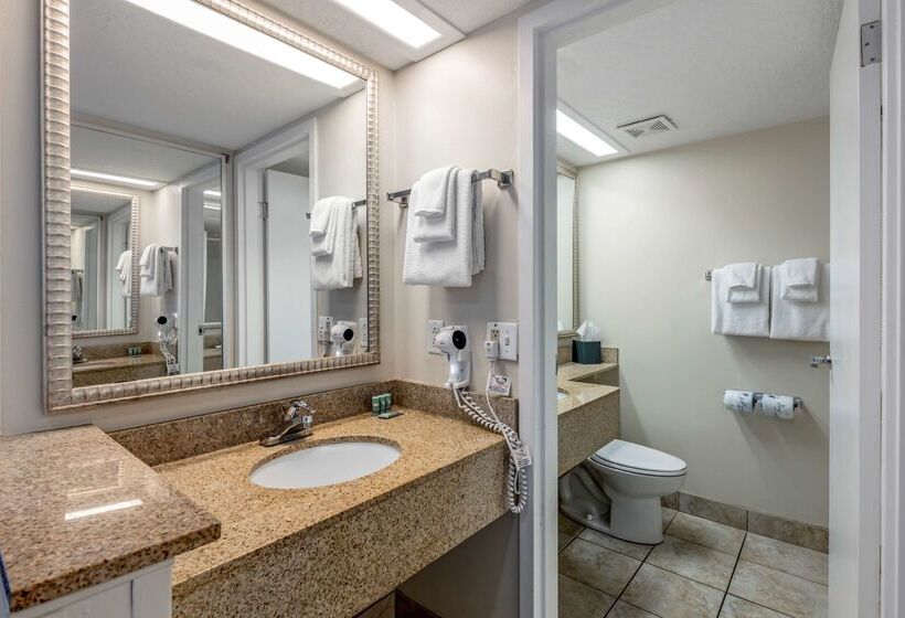 منتجع Best Western Cocoa Beach Hotel & Suites