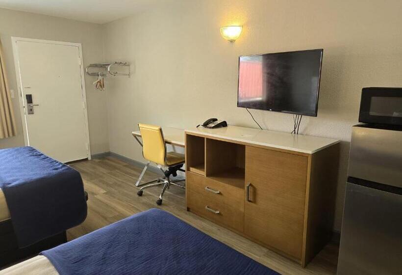 בית מלון כפרי Americas Express Inn South Hill