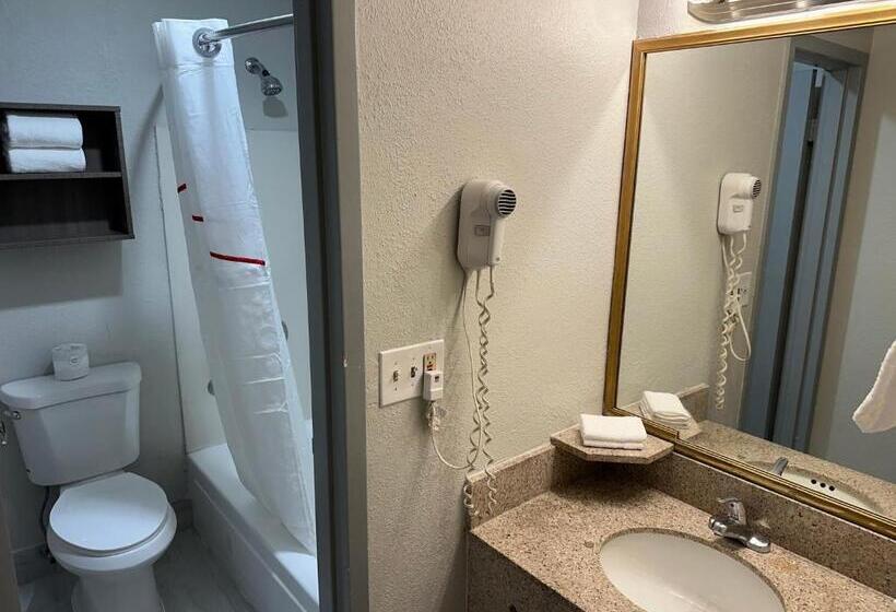 ホテル Hometowne Studios By Red Roof Auburn Hills