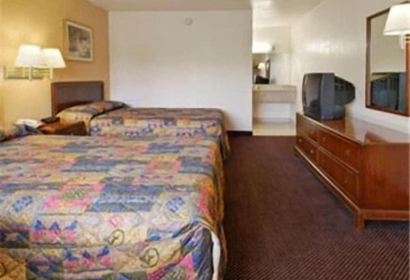 فندق Belmont Inn And Suites