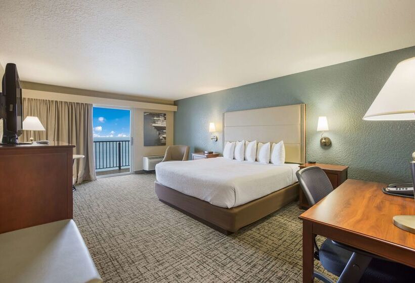 Отель Best Western Harbour Pointe Lakefront