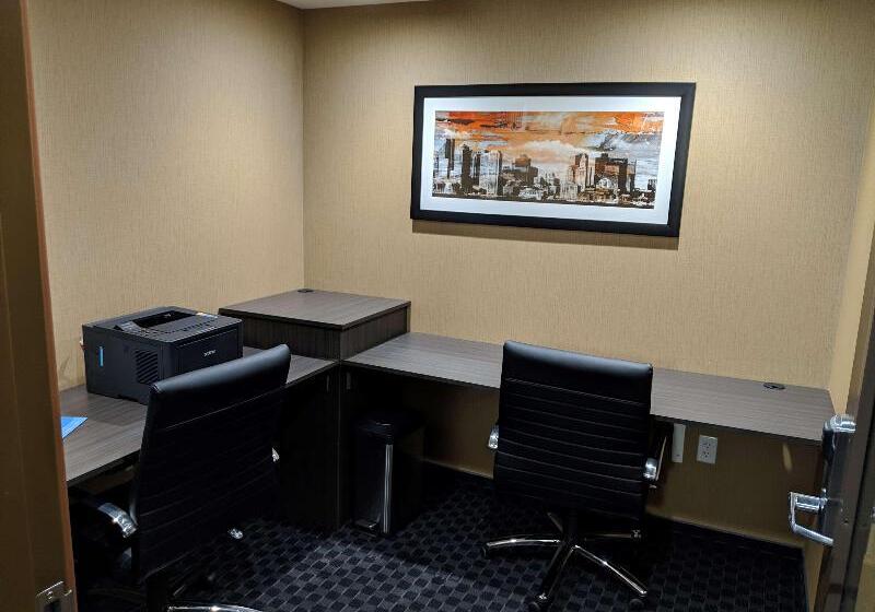 فندق Best Western Plus Hanes Mall