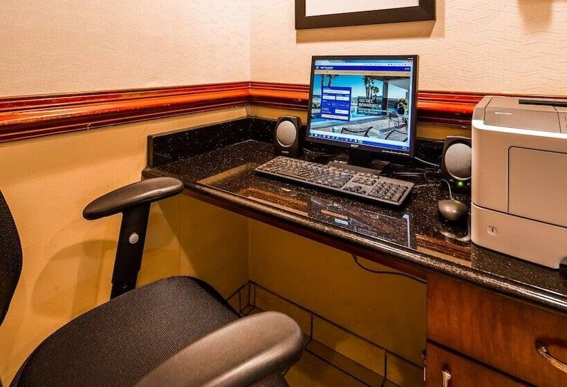 בית מלון כפרי Best Western Potomac Mills