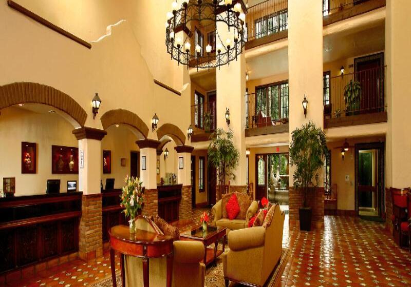 هتل Buena Park Grand  & Suites