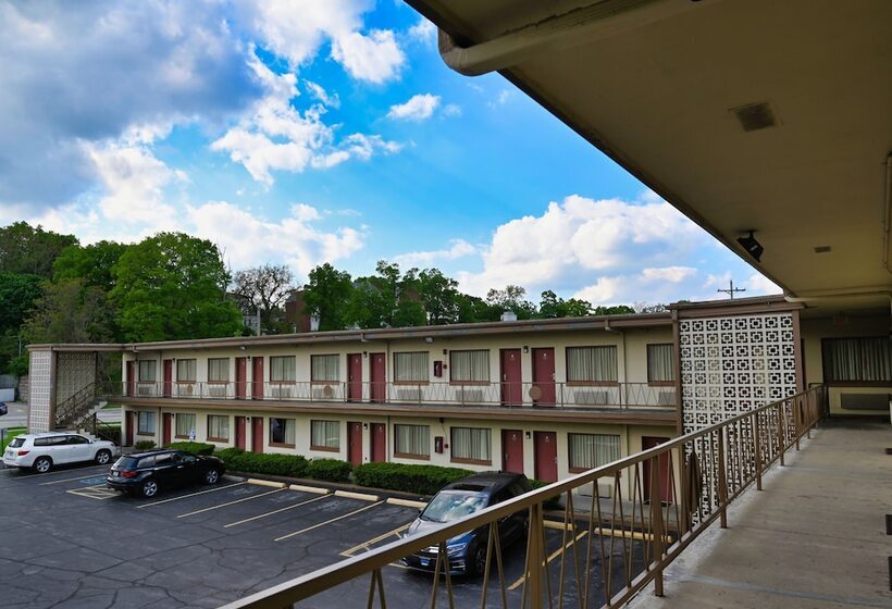בית מלון כפרי Campus Inn