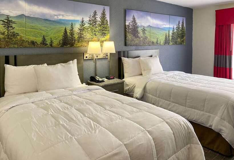 هتل Clarion Pointe   Greensboro Coliseum Area