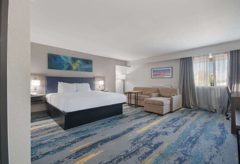 فندق Clarion Pointe Okc Airport