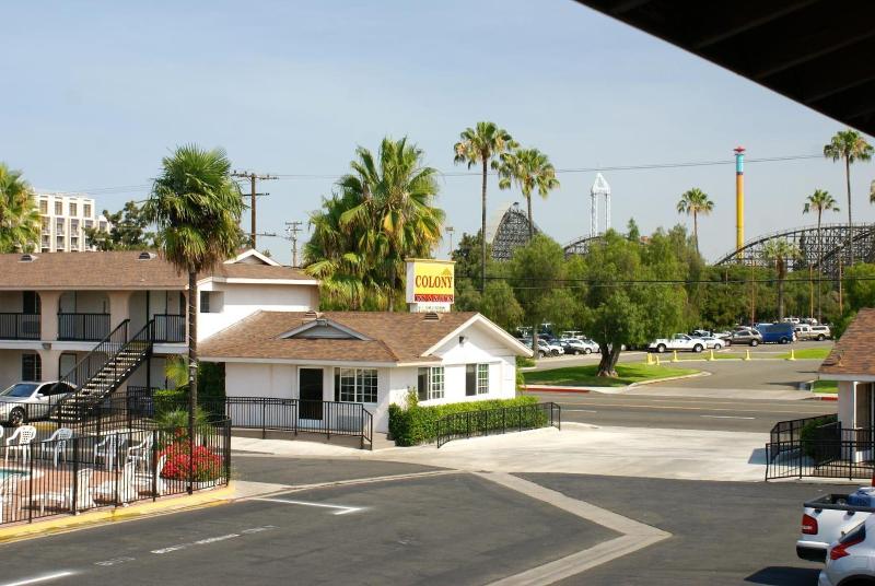 هتل Colony Inn