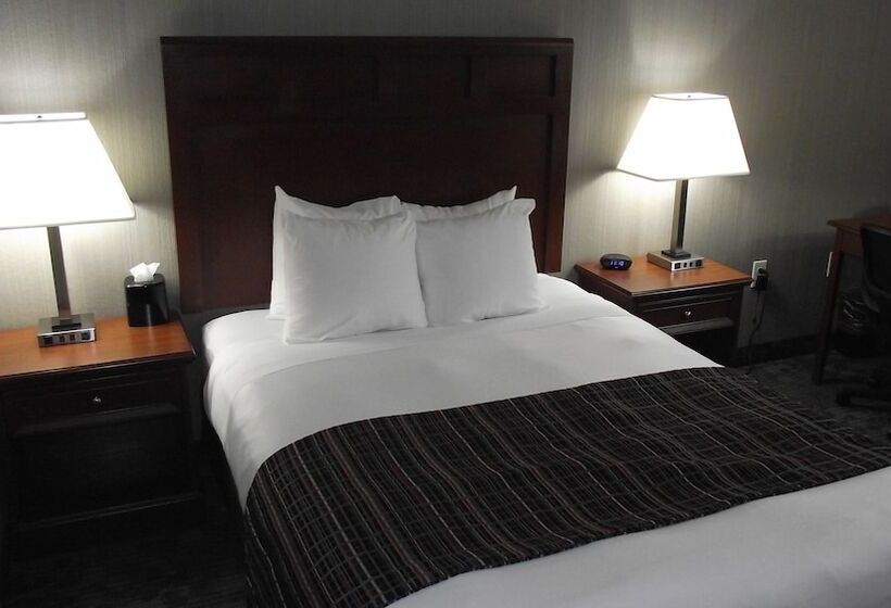 هتل Country Inn & Suites By Radisson, Delta Park North Portland