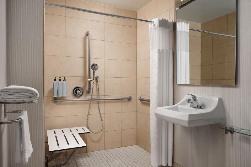 هتل Courtyard By Marriott Santa Rosa