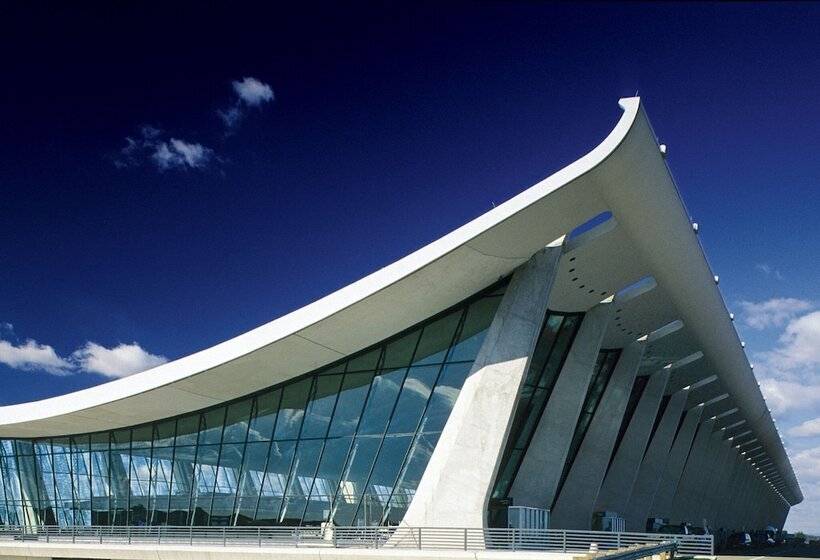 هتل Crowne Plaza Dulles Airport, An Ihg