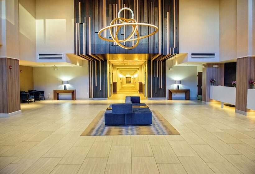 هتل Crowne Plaza Dulles Airport, An Ihg