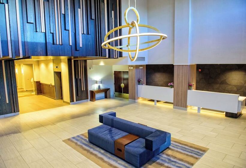 هتل Crowne Plaza Dulles Airport, An Ihg