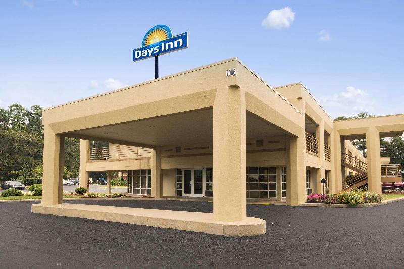 Отель Days Inn By Wyndham Atlanta Stone Mountain