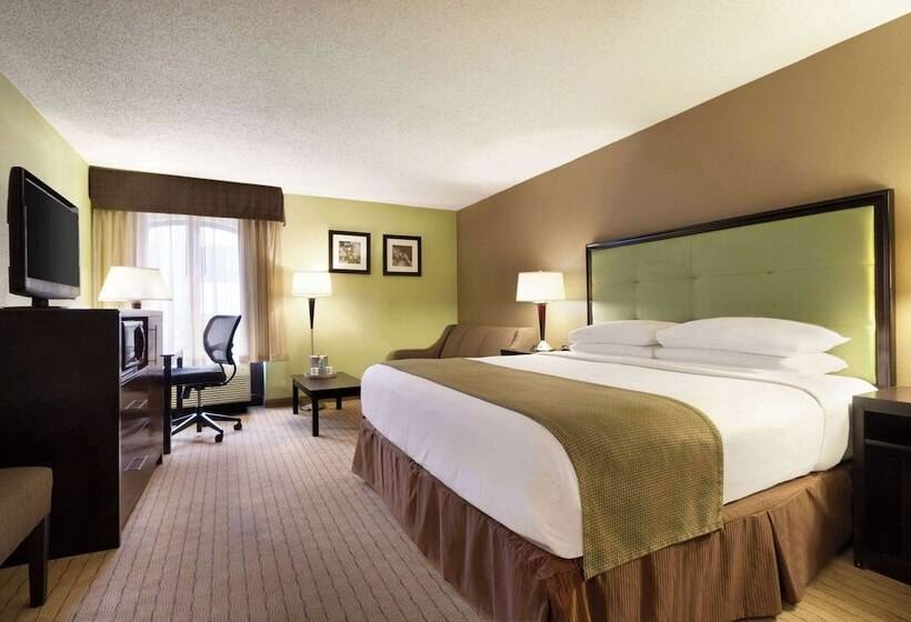 هتل Days Inn By Wyndham Baltimore Inner Harbor