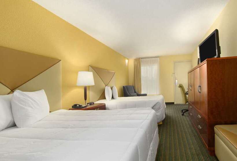 هتل Days Inn By Wyndham Brunswick/st. Simons Area