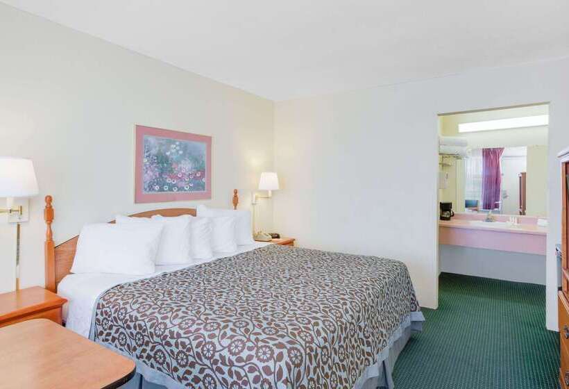 هتل Days Inn By Wyndham Newport