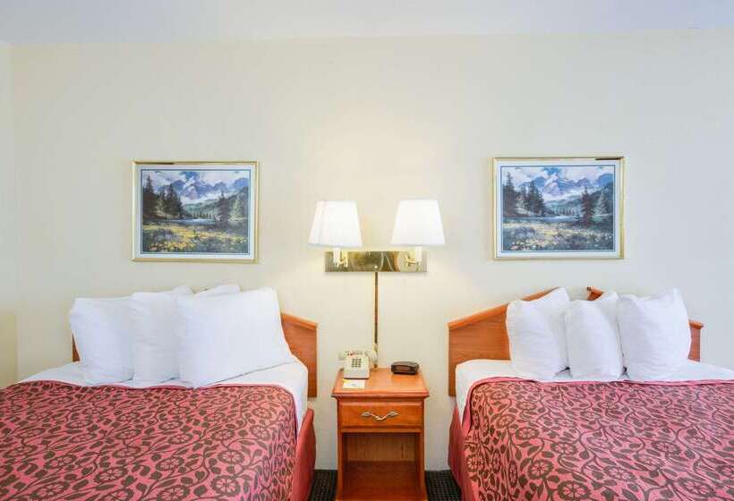 هتل Days Inn By Wyndham Newport