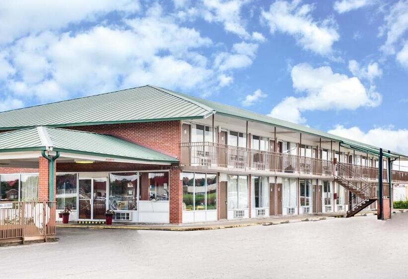 هتل Days Inn By Wyndham Newport