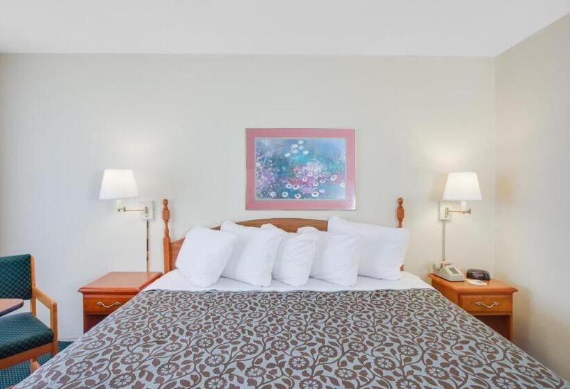 هتل Days Inn By Wyndham Newport
