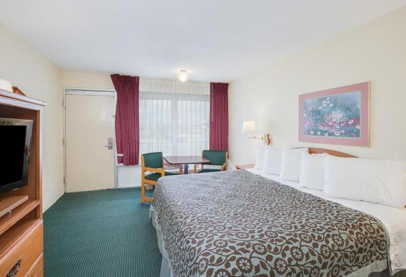 هتل Days Inn By Wyndham Newport