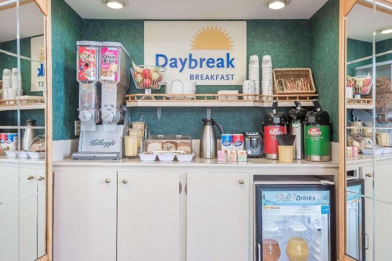 Niles, فندق Days Inn By Wyndham Niles أفضل العروض مع دستينيا