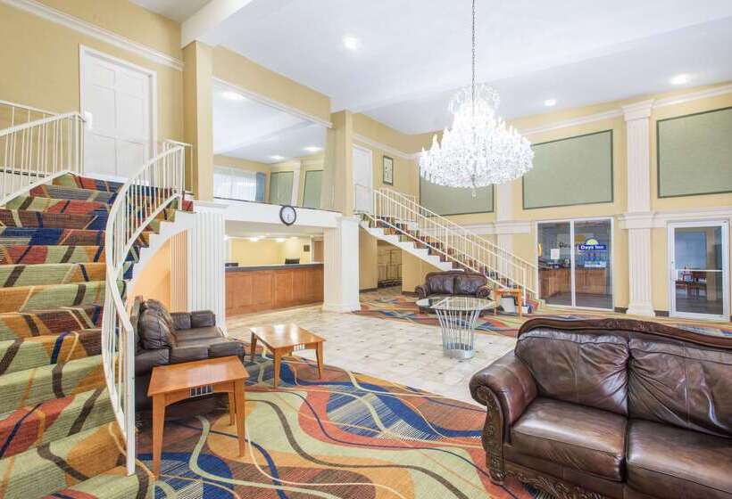 هتل Days Inn By Wyndham Roanoke Near I81