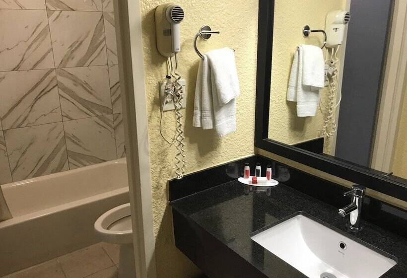酒店 Days Inn By Wyndham Salem, Il
