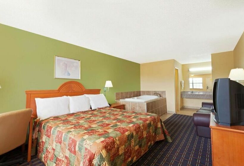 Hotel Days Inn By Wyndham Downtownnashville West Trinity Lane