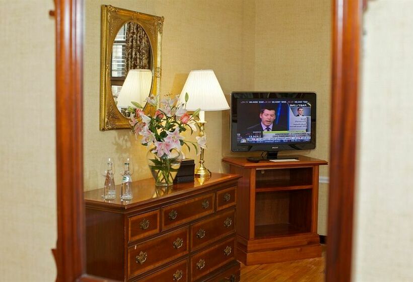 Отель Deer Path Inn