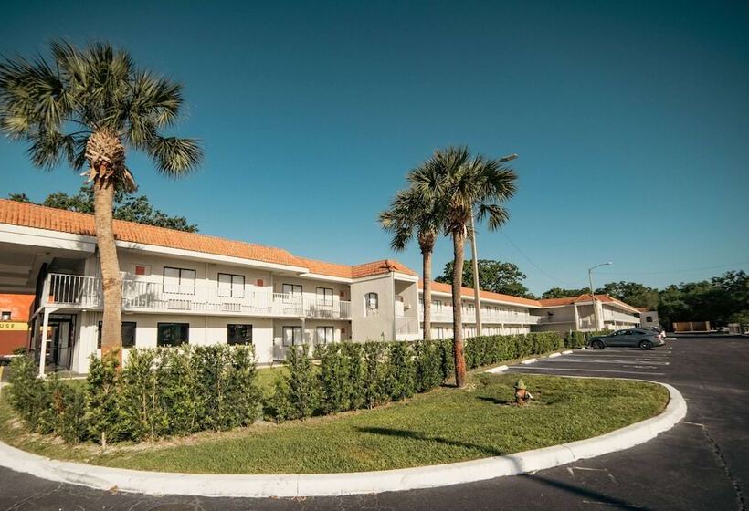هتل Developer Inn Express Fundamental, A Travelodge By Wyndham