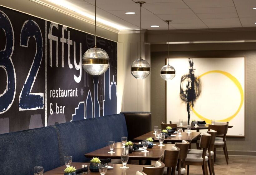 هتل Doubletree By Hilton Dallascampbell Centre