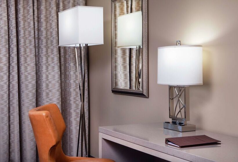 Doubletree By Hilton Hotel Nashville Downtown