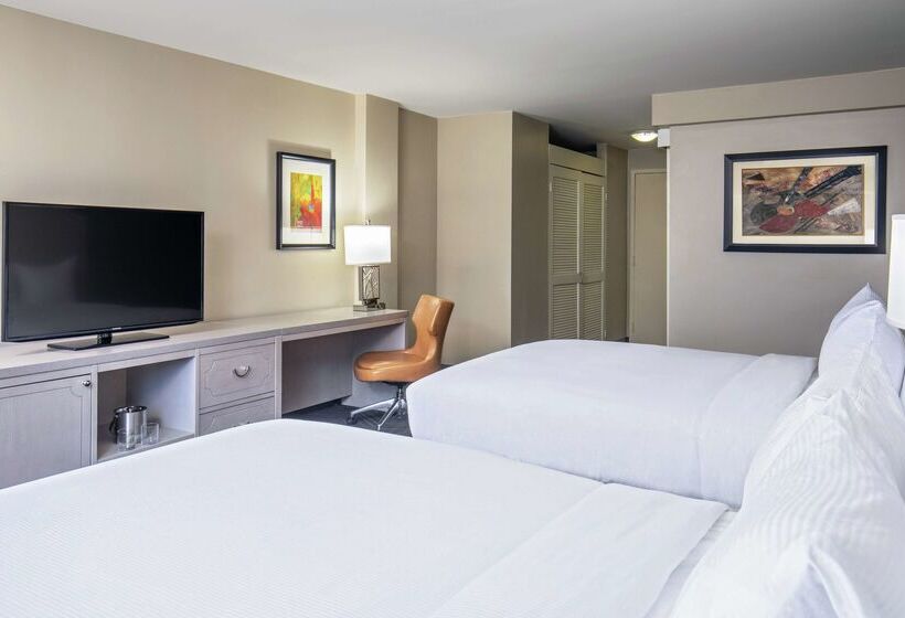 Doubletree By Hilton Hotel Nashville Downtown