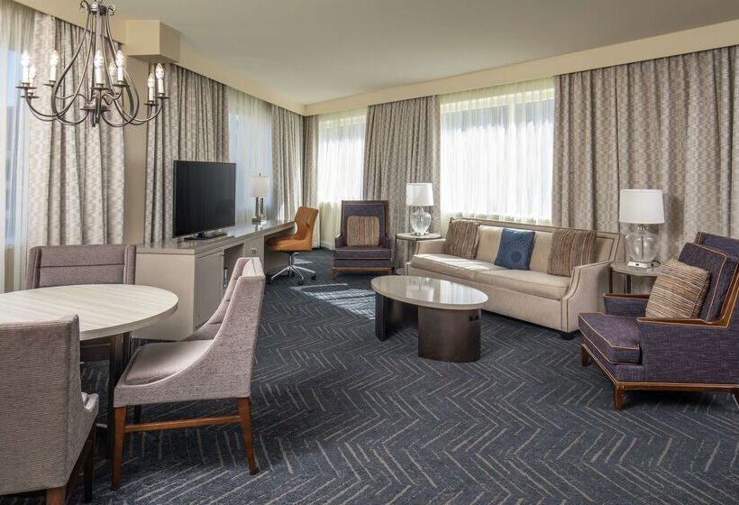 هتل Doubletree By Hilton  Nashville Downtown