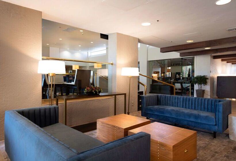 Отель Doubletree By Hilton Tucson  Reid Park