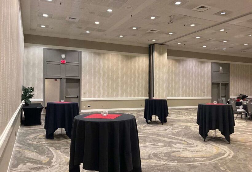 Отель Doubletree By Hilton Tucson  Reid Park